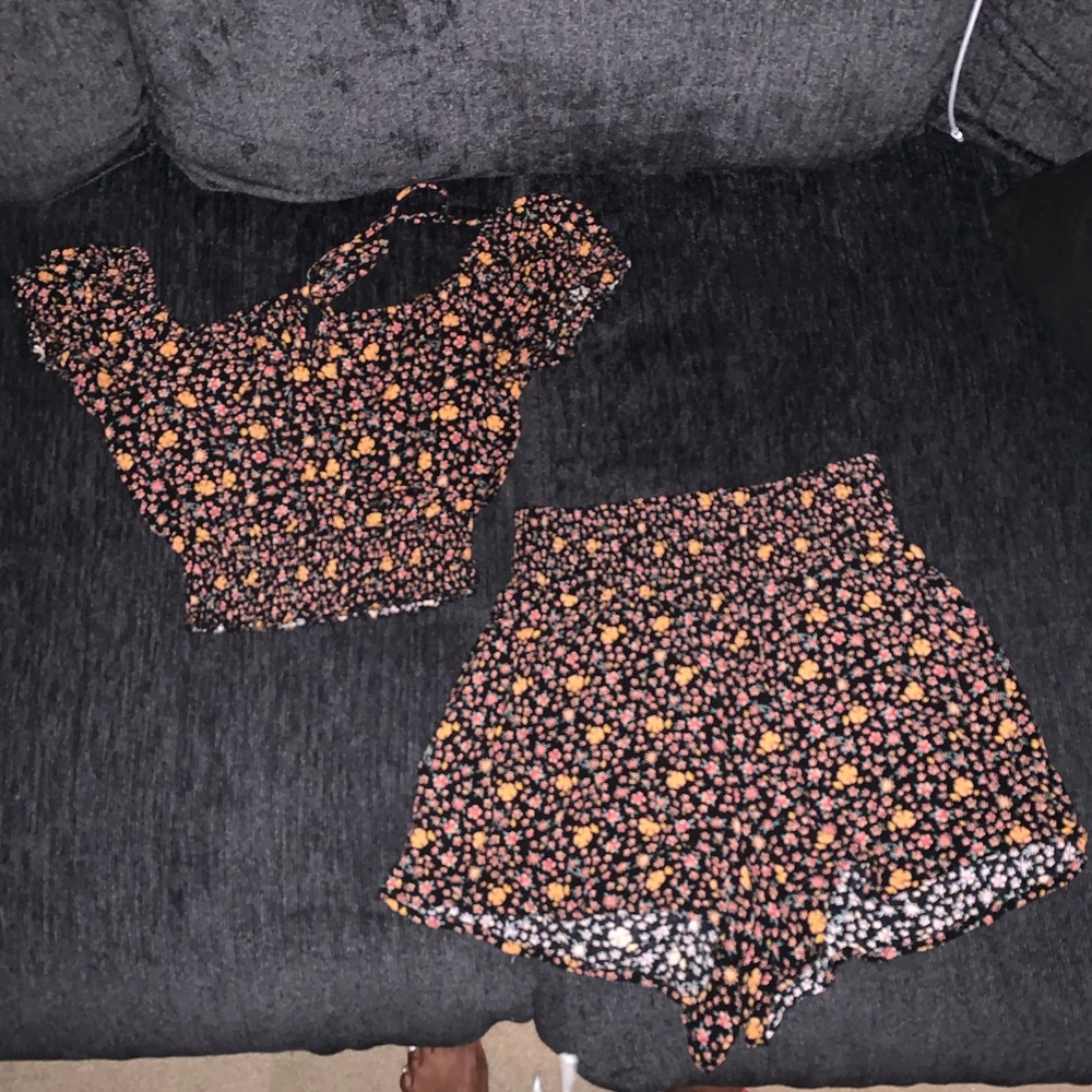 Two-piece shorts set